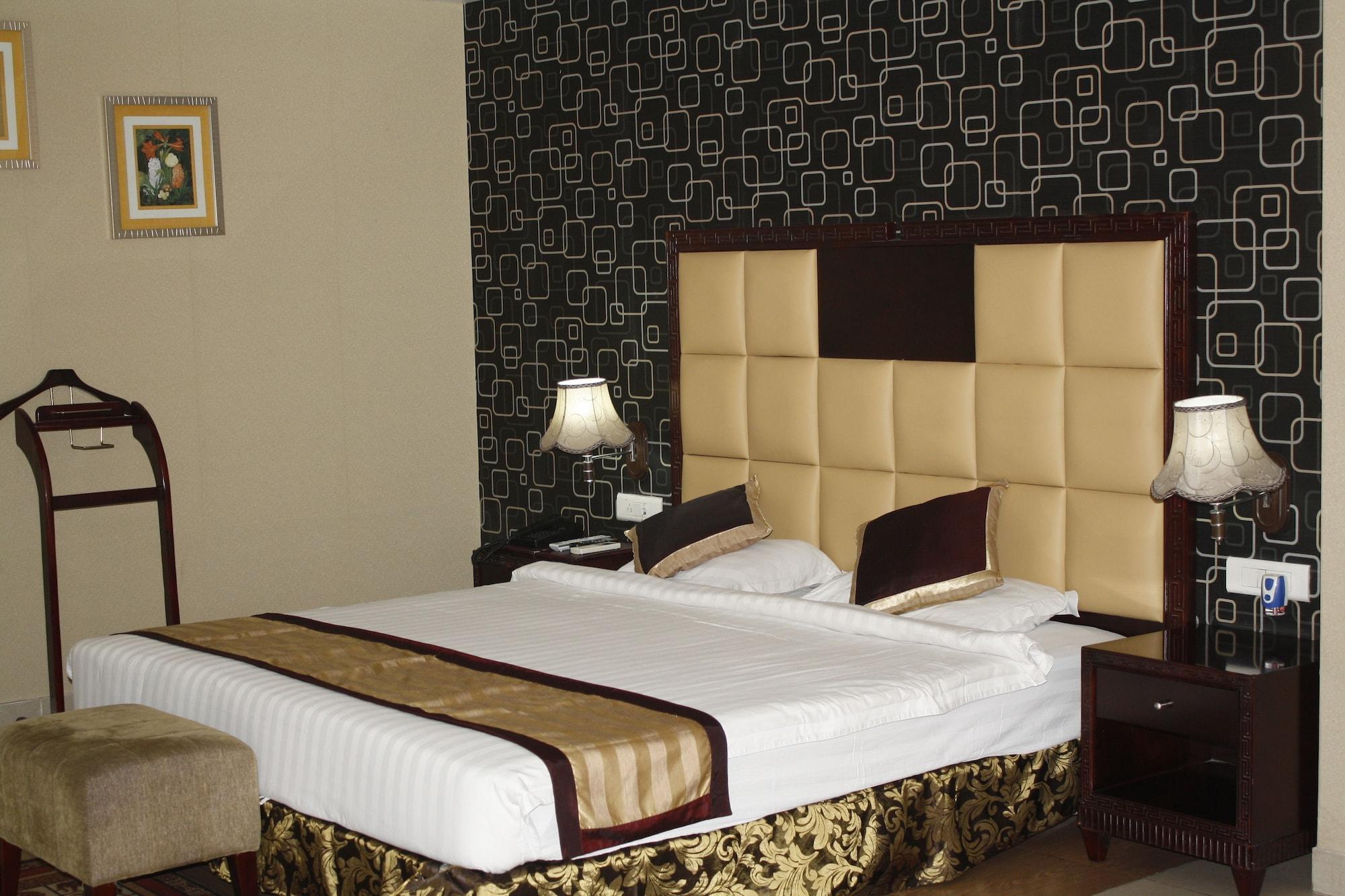 Hotel Gateway Grandeur Guwahati Esterno foto