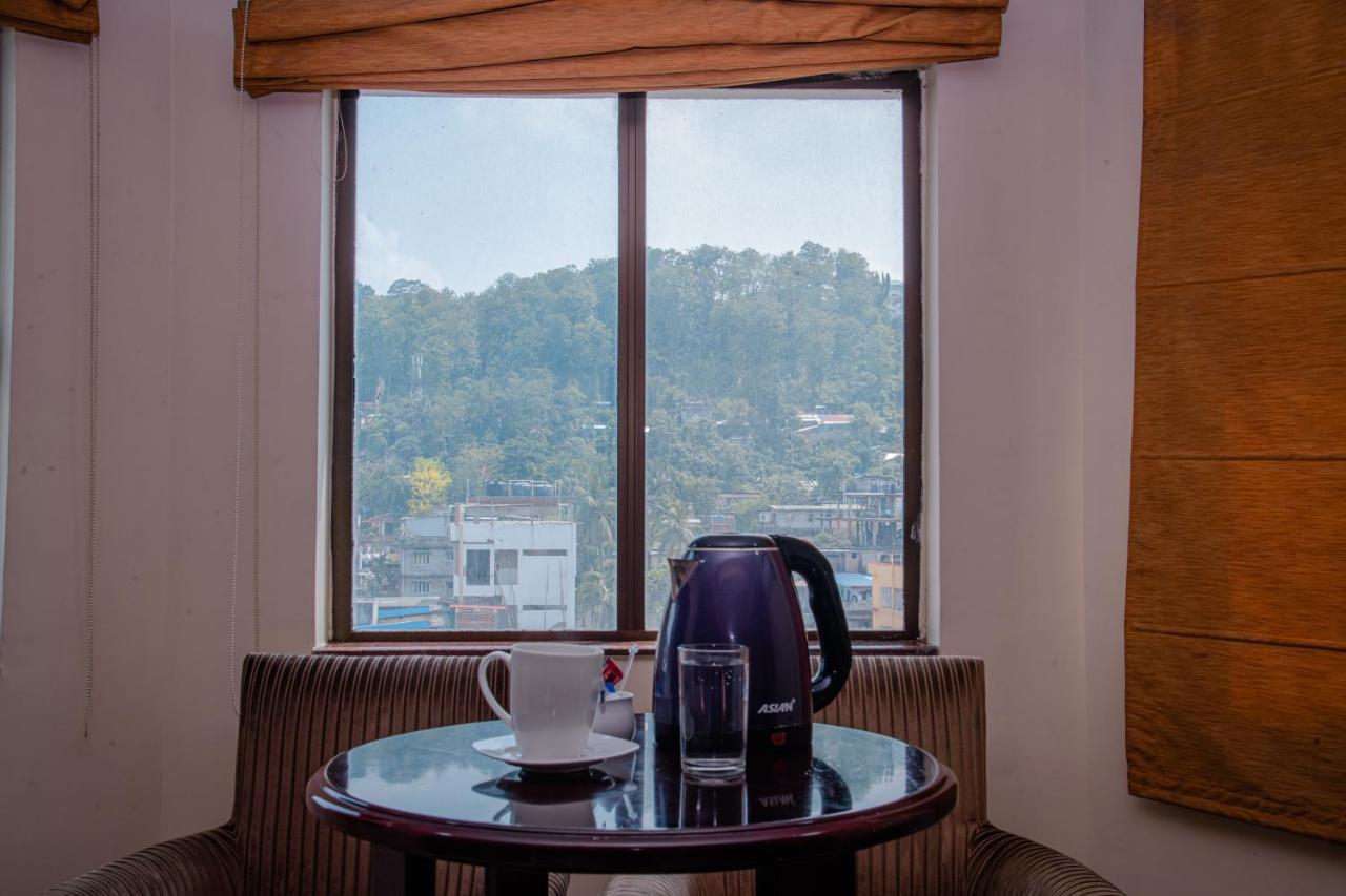 Hotel Gateway Grandeur Guwahati Esterno foto