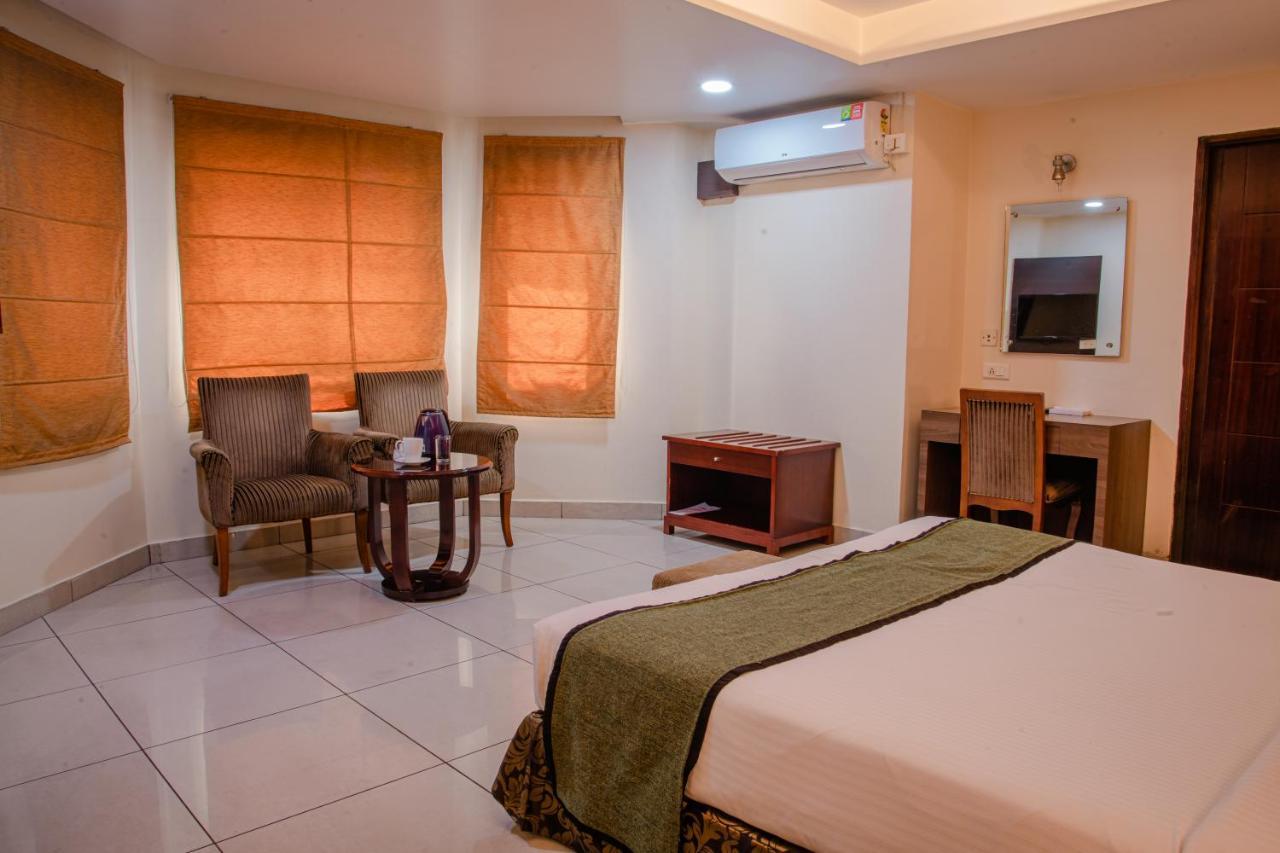 Hotel Gateway Grandeur Guwahati Esterno foto