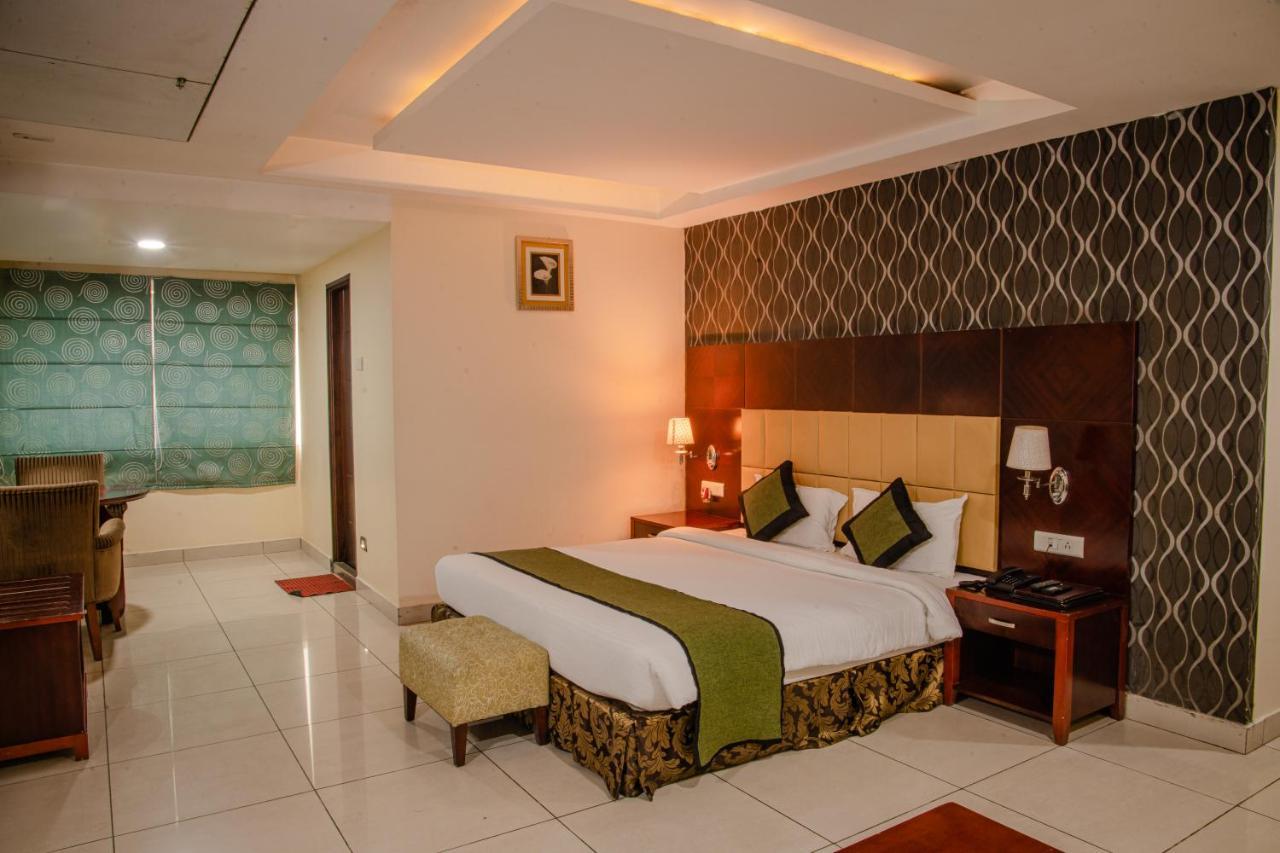 Hotel Gateway Grandeur Guwahati Esterno foto