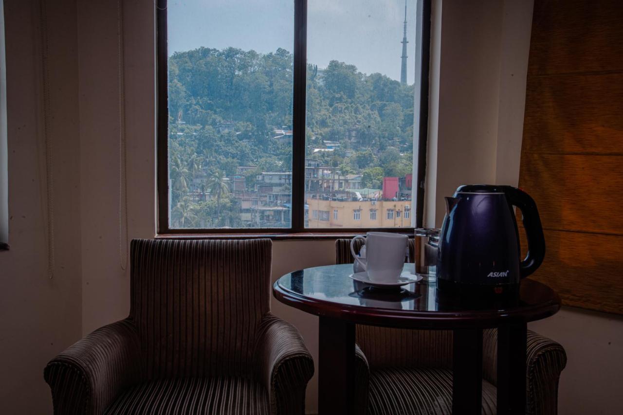 Hotel Gateway Grandeur Guwahati Esterno foto