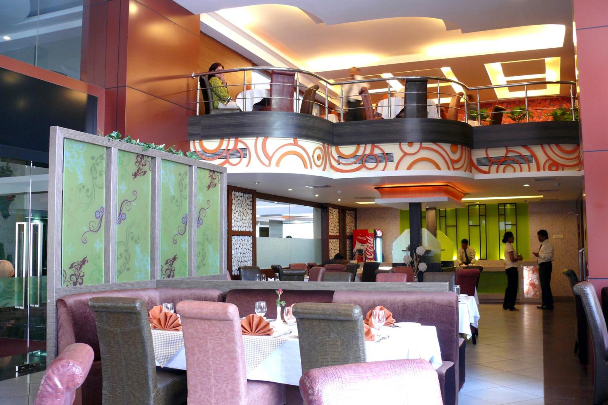 Hotel Gateway Grandeur Guwahati Esterno foto