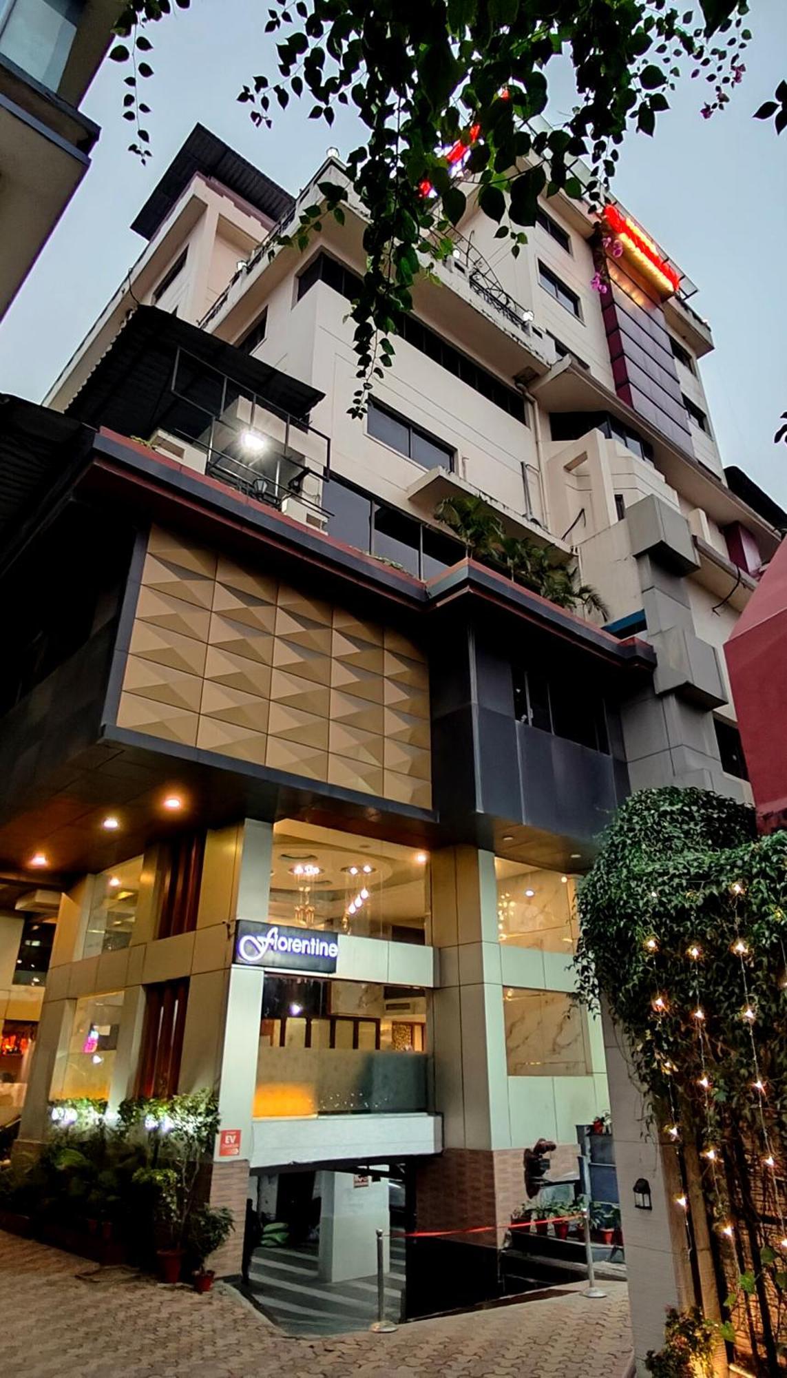 Hotel Gateway Grandeur Guwahati Esterno foto