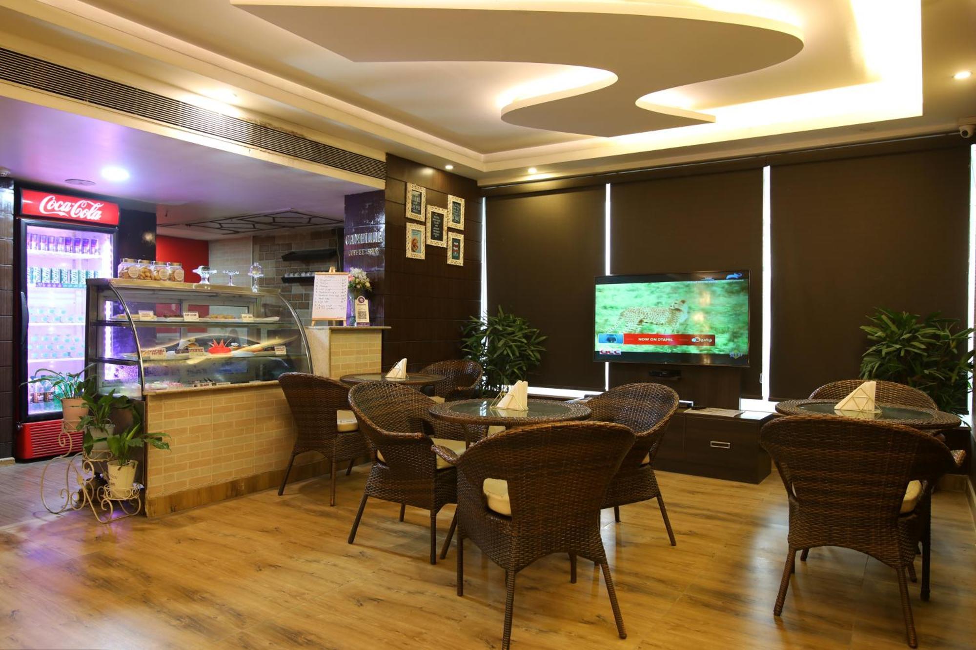 Hotel Gateway Grandeur Guwahati Esterno foto