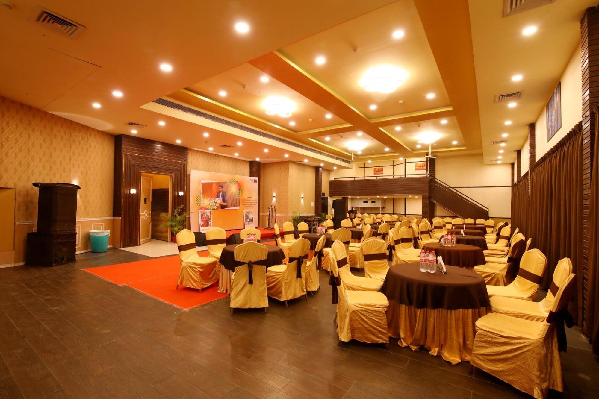 Hotel Gateway Grandeur Guwahati Esterno foto