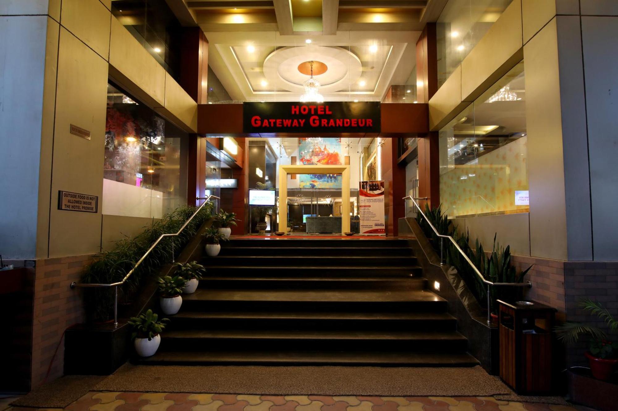 Hotel Gateway Grandeur Guwahati Esterno foto