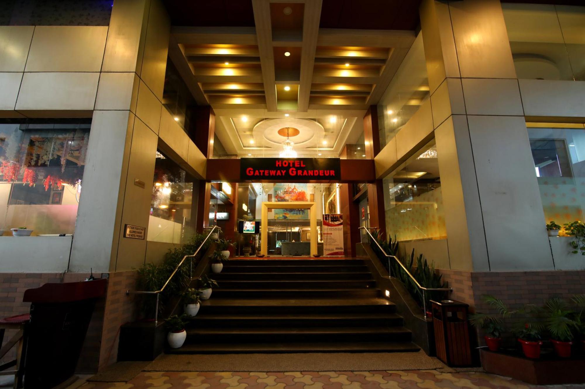 Hotel Gateway Grandeur Guwahati Esterno foto