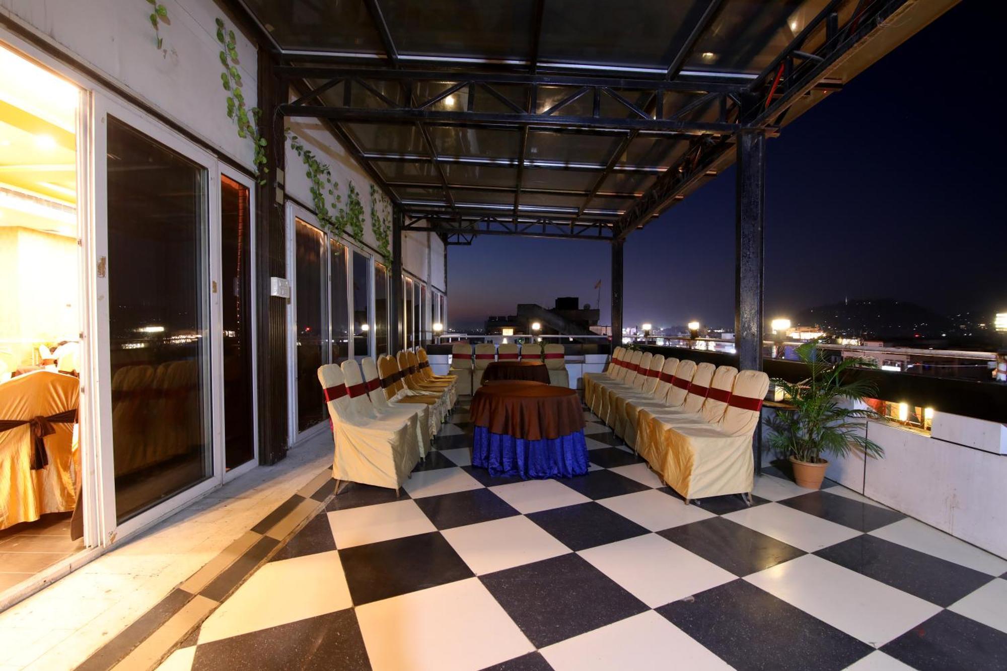 Hotel Gateway Grandeur Guwahati Esterno foto