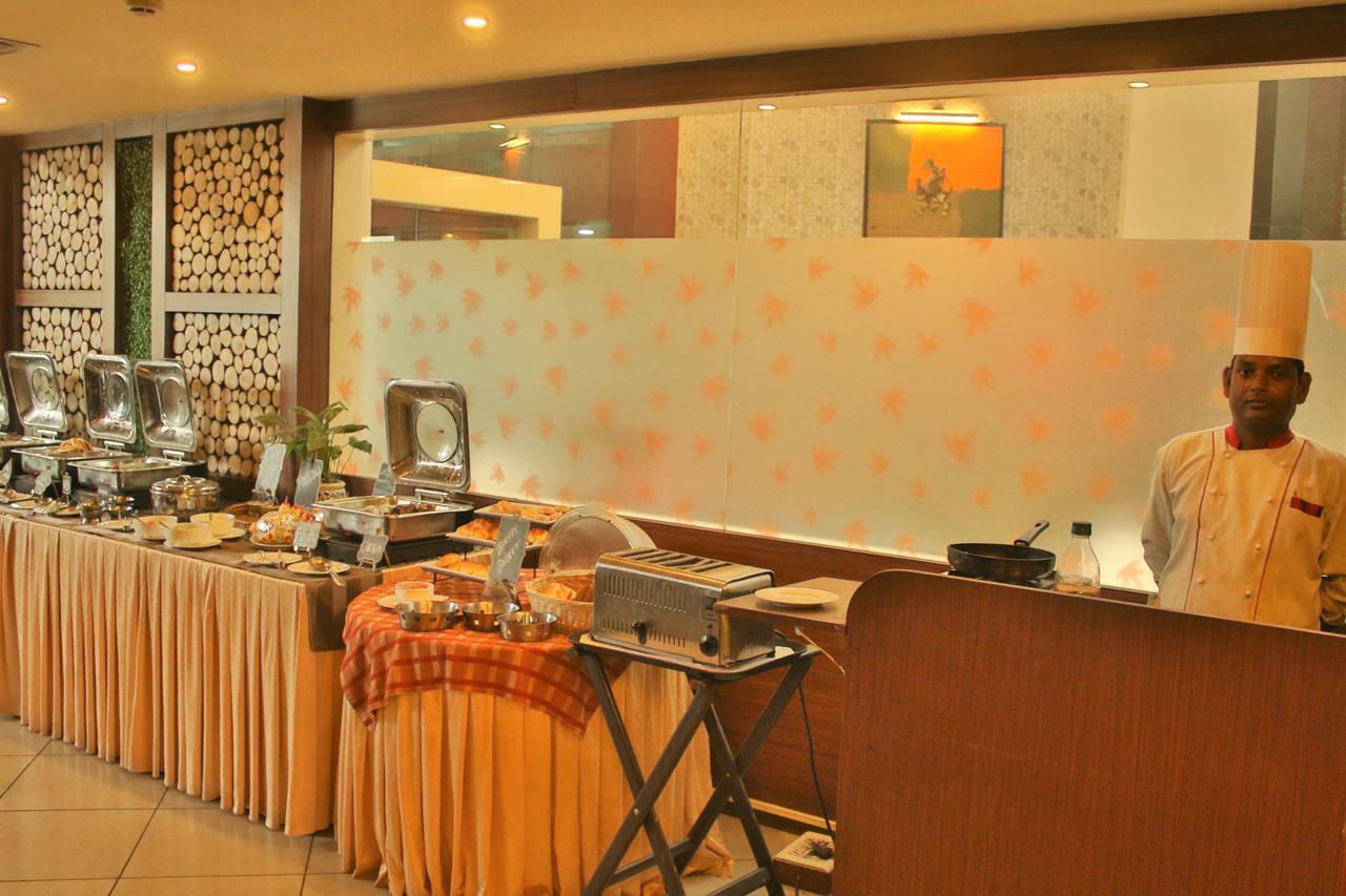 Hotel Gateway Grandeur Guwahati Esterno foto